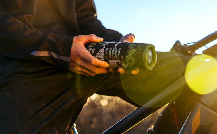 Ισχυρός Ήχος JBL Pro με AI Sound Boost